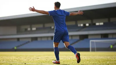 Wealdstone came from behind to win 3-1 at Boston United, with Olufela Olomola and Jaydn Mundle-Smith scoring in the 65th...